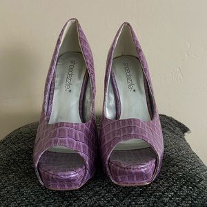 Lilac faux croc peep toe pumps